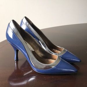 Glossy blue gray trim pointedtoe kitten heel pumps